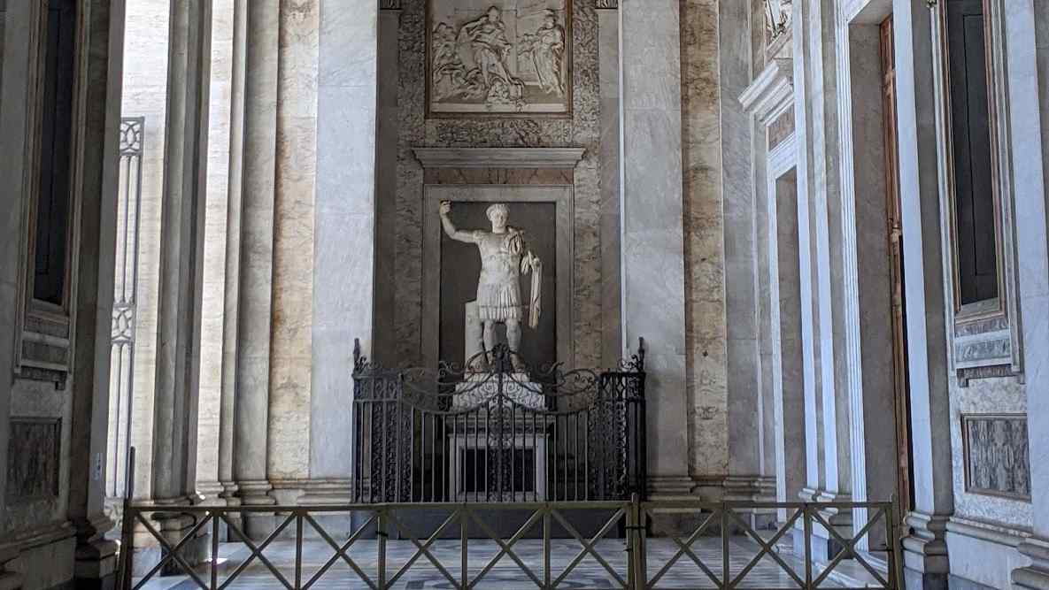 San giovanni in laterano, portico, statua di Costantino dalle terme del quirinale